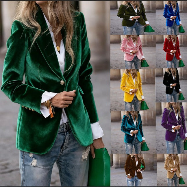 Kvinnors Elegant Sammet Blazer med Skräddarsydd Passform och Guldknappar Mirla-Eva Jonsson