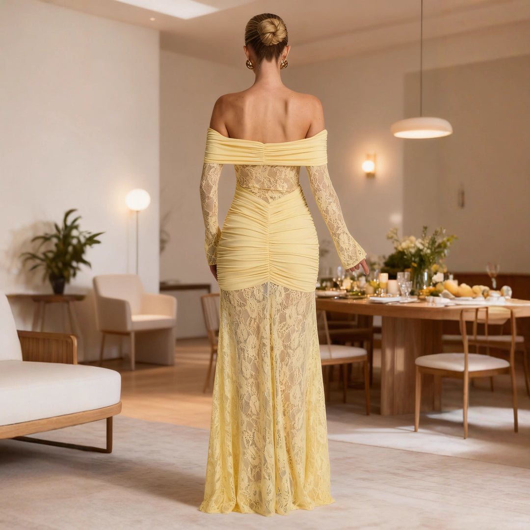 Kvinnors Elegant Spets Kvällsklänning med Off-the-Shoulder Silhuett och Fina Volang Detaljer-Eva Jonsson