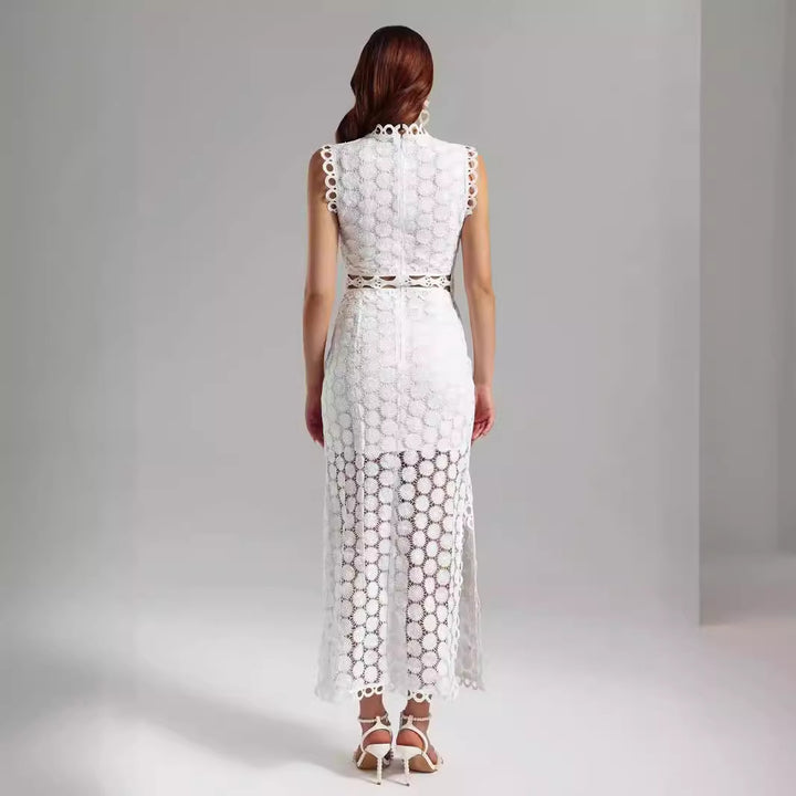 Kvinnors Elegant Spets Maxi Klänning med Transparenta Insatser och Dekorativa Volangdetaljer-Eva Jonsson