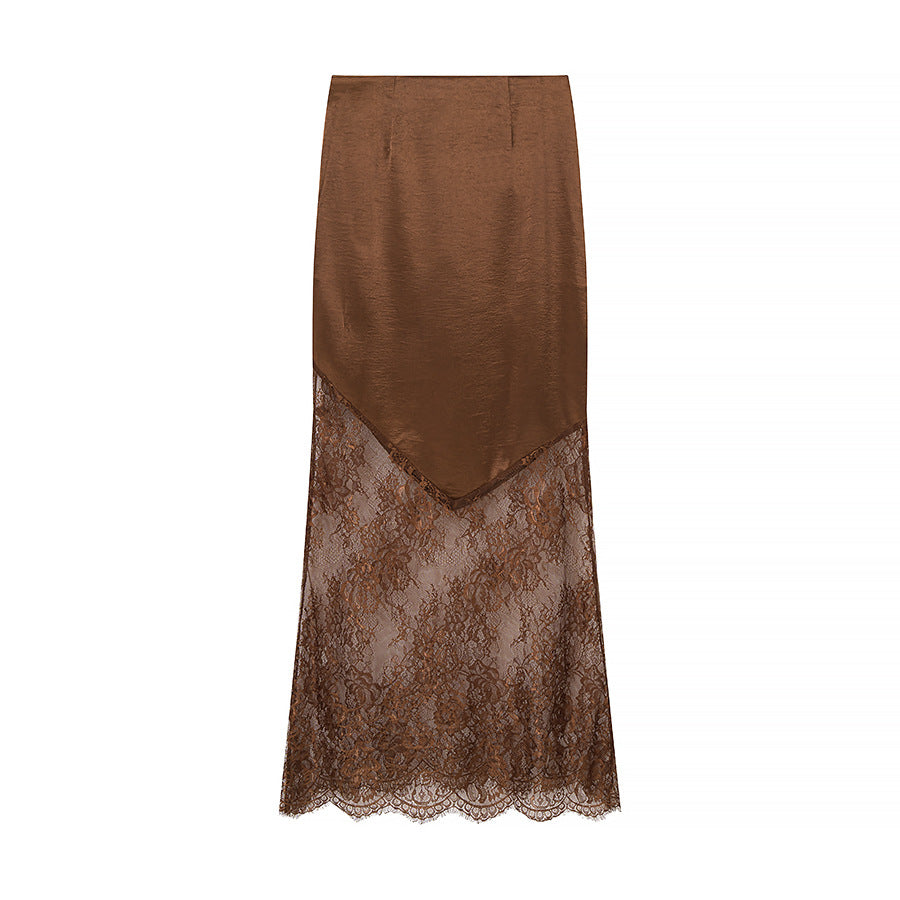 Kvinnors Elegant Spetskjol med Lyxig Satin Topp och Blommiga Detaljer Mirla-Eva Jonsson