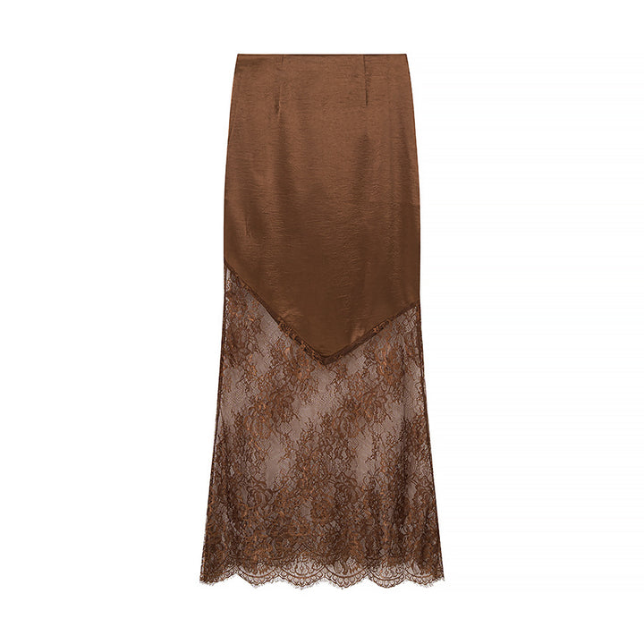 Kvinnors Elegant Spetskjol med Lyxig Satin Topp och Blommiga Detaljer Mirla-Eva Jonsson