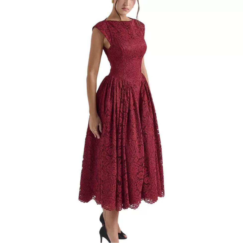 Kvinnors Elegant Spetsklänning med Hög Halsdesign och Utsvängd Kjol-Eva Jonsson