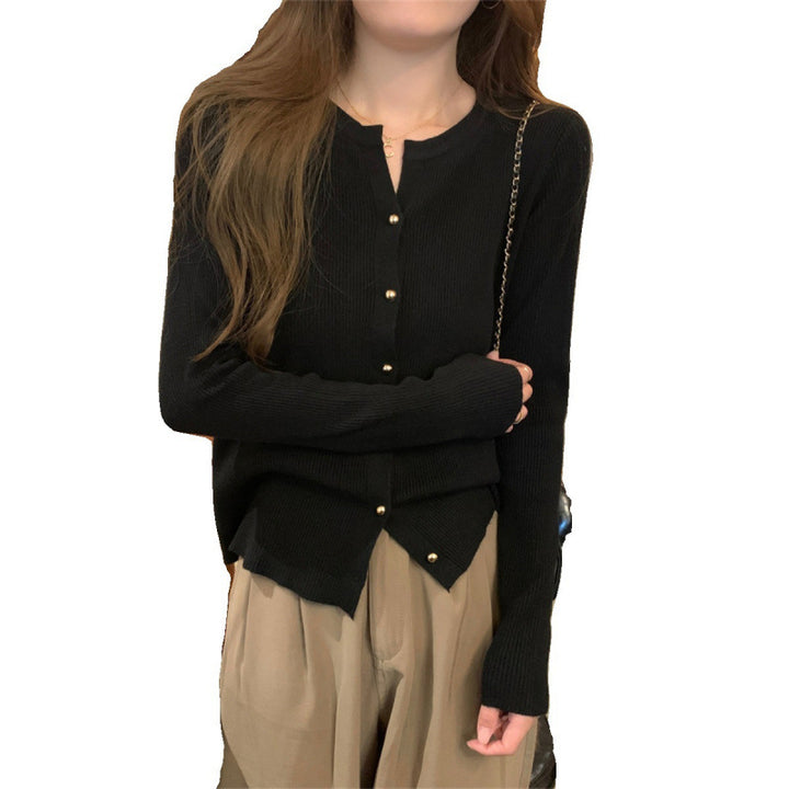 Kvinnors Elegant Stickad Cardigan med Knappar och Fin Ribbad Struktur Mirla-Eva Jonsson
