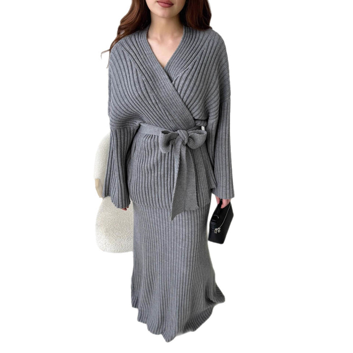 Kvinnors Elegant Stickad Tvådelad Set med Wrap Topp och Lång Kjol Mirla-Eva Jonsson