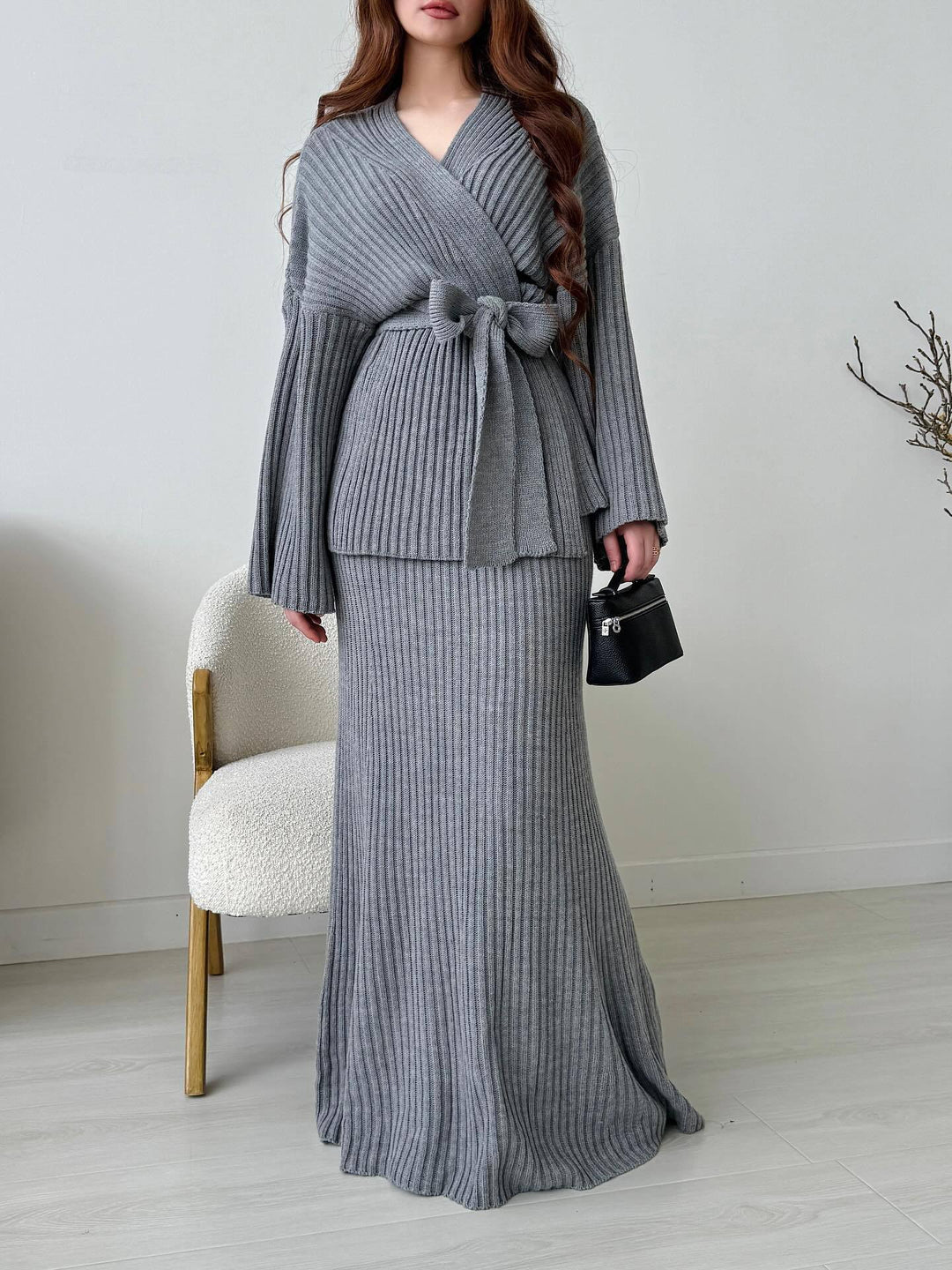 Kvinnors Elegant Stickad Tvådelad Set med Wrap Topp och Lång Kjol Mirla-Eva Jonsson