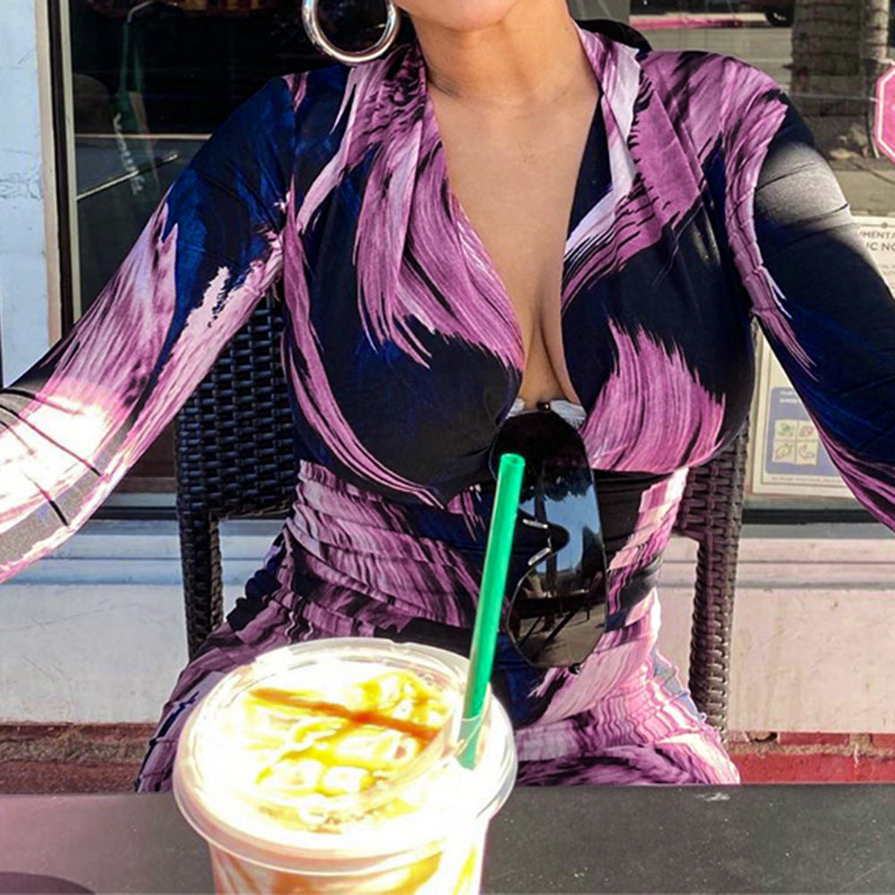 Kvinnors Elegant Wrap Dress med Djup V-Hals och Modernt Mönster Mirla-Eva Jonsson
