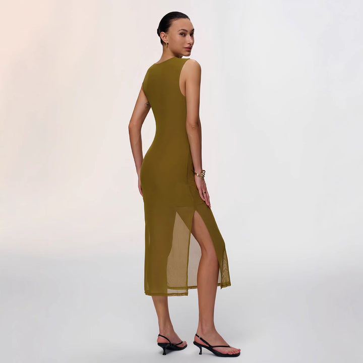 Kvinnors Elegant Wrap Klänning med Figurnära Design och Seddgande Samlade Element Mirla-Eva Jonsson