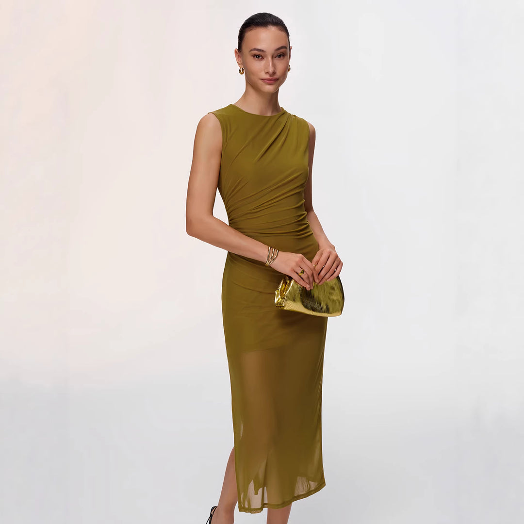Kvinnors Elegant Wrap Klänning med Figurnära Design och Seddgande Samlade Element Mirla-Eva Jonsson