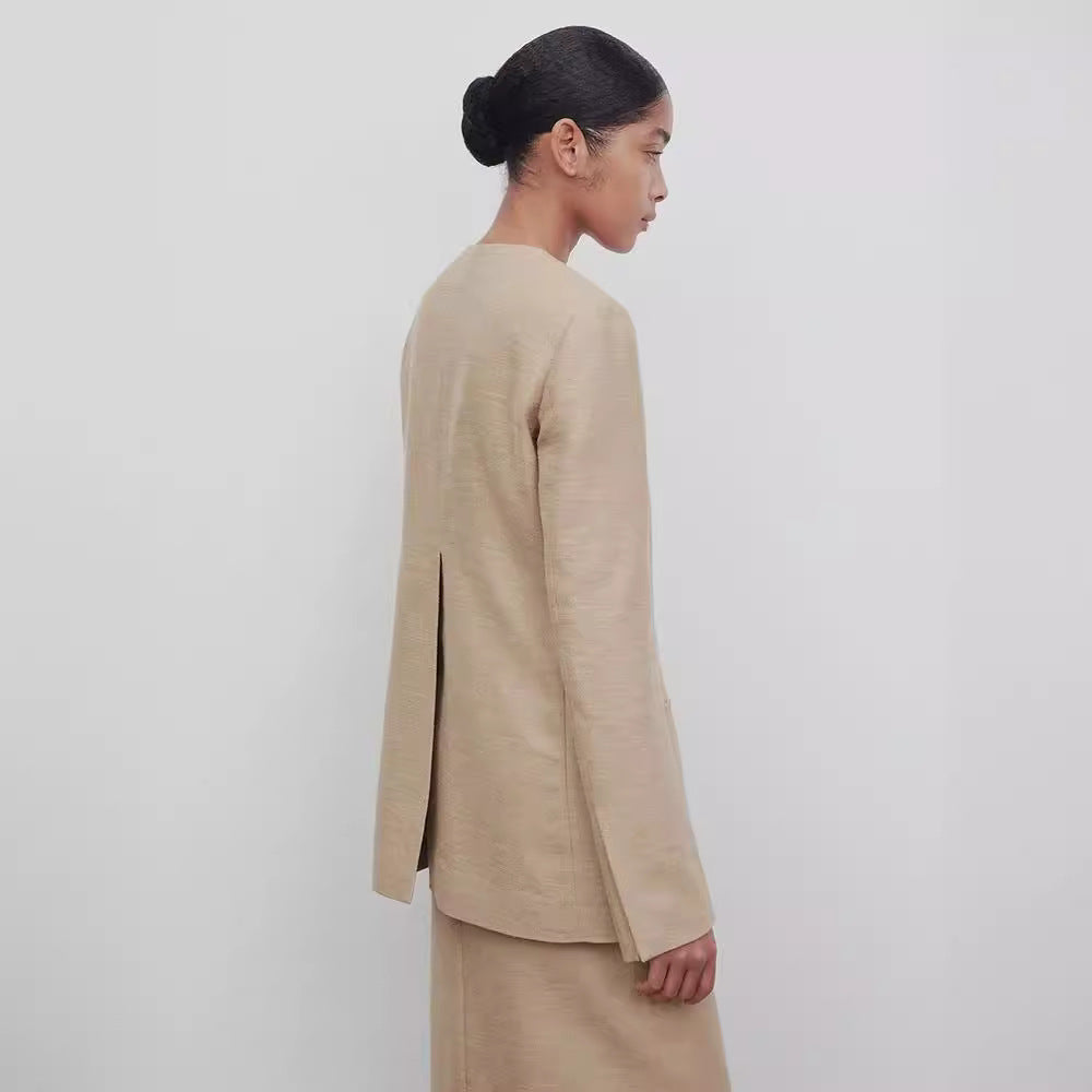 Kvinnors Elegant och Strukturerad Blazer med Minimalistisk Knapplist Mirla-Eva Jonsson