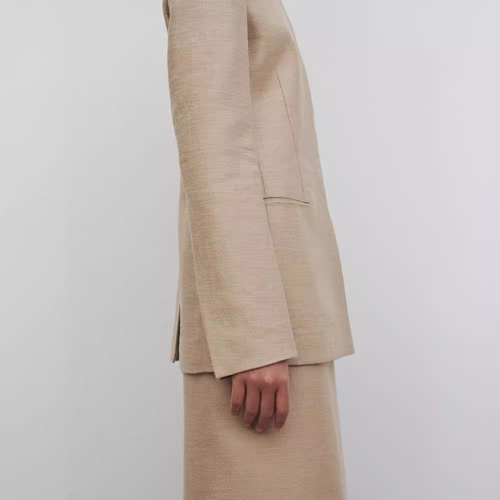Kvinnors Elegant och Strukturerad Blazer med Minimalistisk Knapplist Mirla-Eva Jonsson