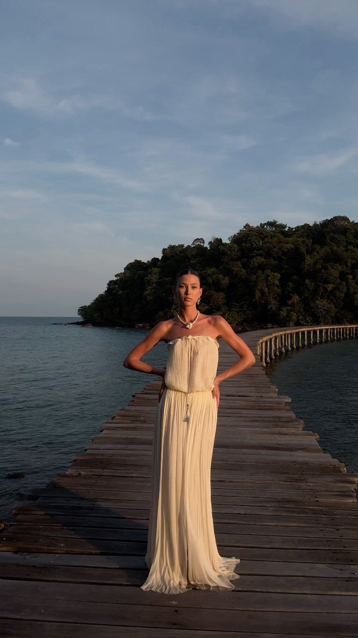 Kvinnors Eleganta Maxikjol med Flödande Chiffon och Off-Shoulder Snitt-Eva Jonsson