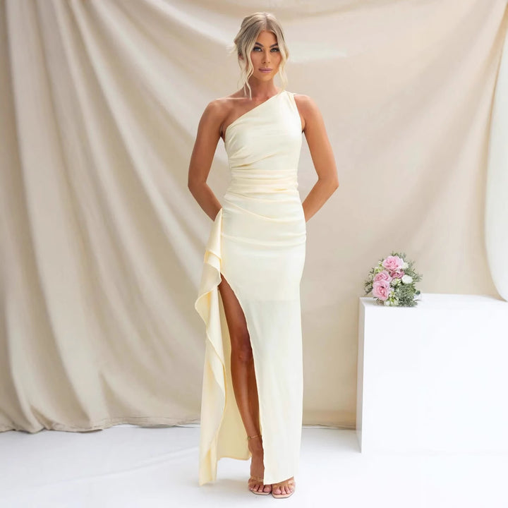 Kvinnors En-Sidig Maxi Klänning med Sidoficka och Elegant Drapering-Eva Jonsson
