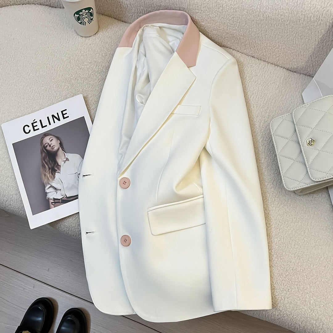 Kvinnors Fashionabel Blazer med Kontrasterande Krage Mirla-Eva Jonsson
