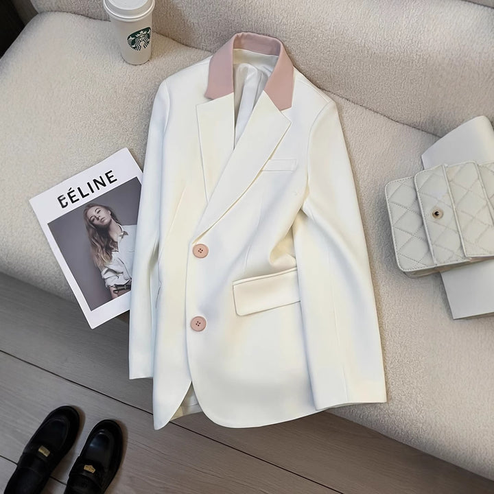 Kvinnors Fashionabel Blazer med Kontrasterande Krage Mirla-Eva Jonsson
