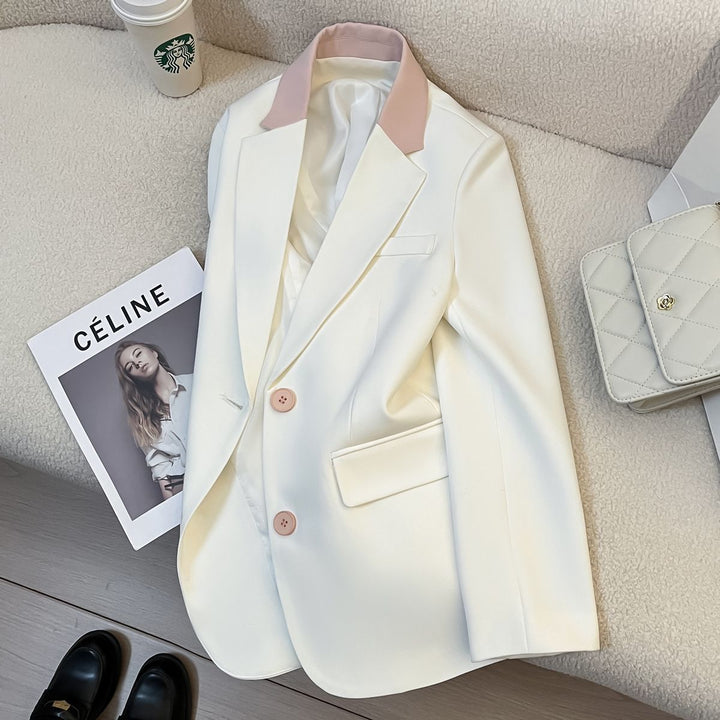 Kvinnors Fashionabel Blazer med Kontrasterande Krage Mirla-Eva Jonsson