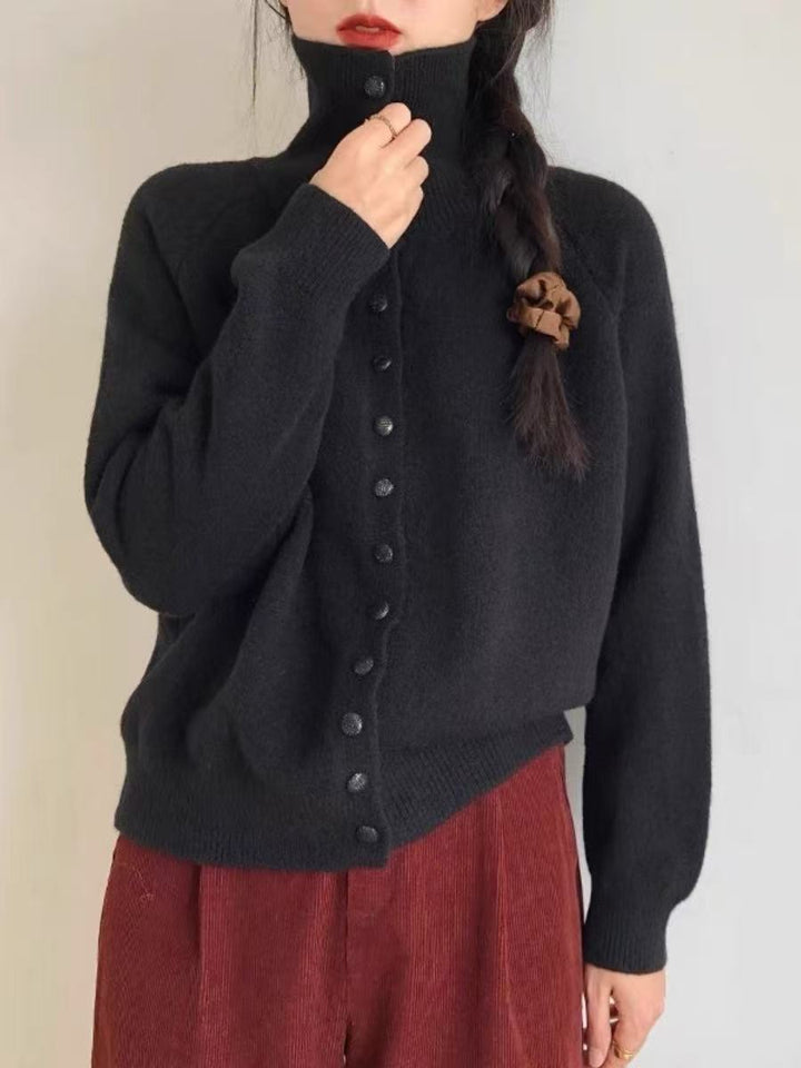 Kvinnors Fashionabla Kofta med Höga Knappar Detaljer Mirla-Eva Jonsson