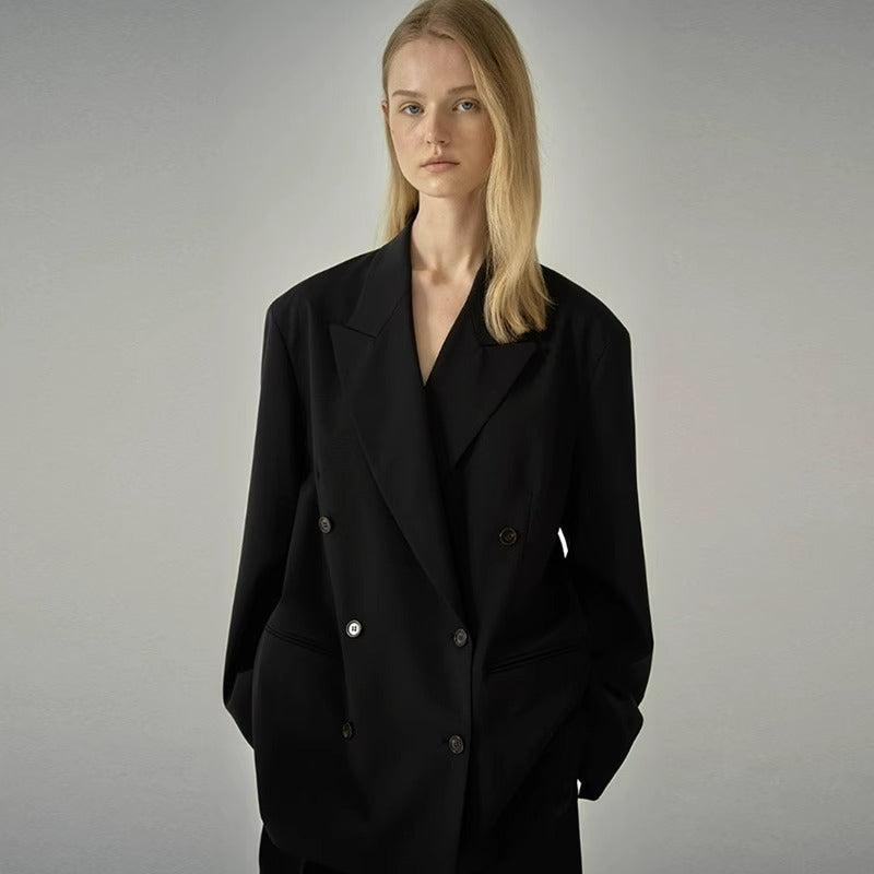 Kvinnors Fashionabla Stiliga Blazer med Dubbel Knapprad och Oversized Skärning Mirla-Eva Jonsson