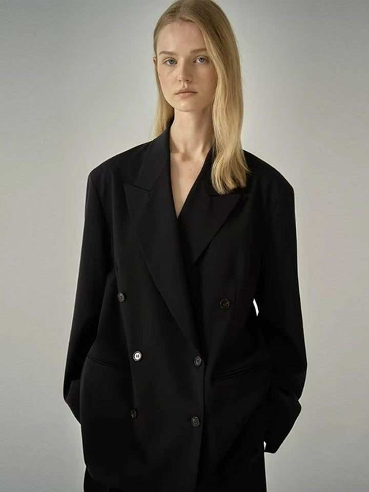 Kvinnors Fashionabla Stiliga Blazer med Dubbel Knapprad och Oversized Skärning Mirla-Eva Jonsson