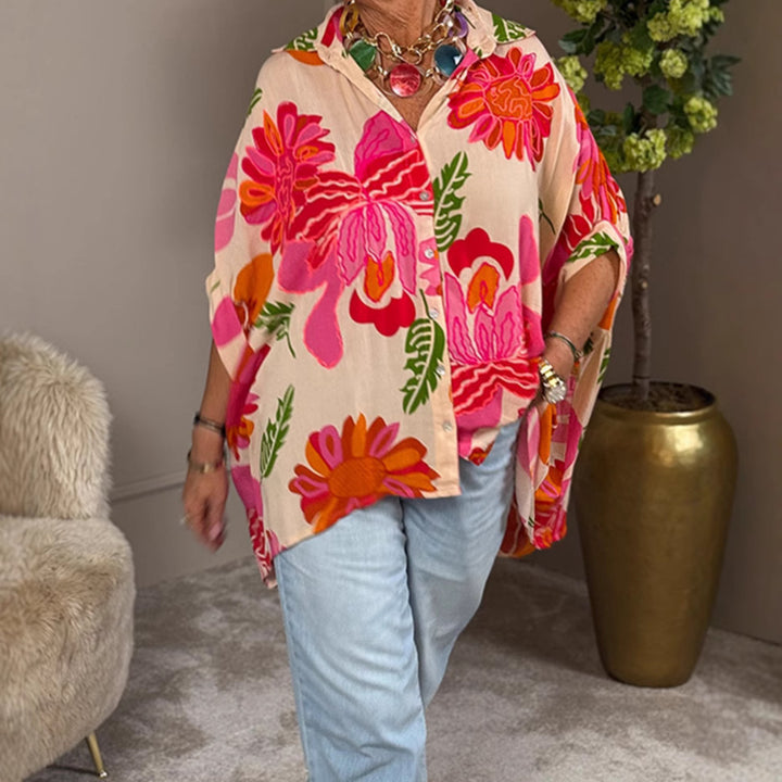 Kvinnors Flödande Kimono Blus med Färgglad Blomsterdesign Mirla-Eva Jonsson
