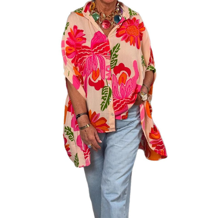 Kvinnors Flödande Kimono Blus med Färgglad Blomsterdesign Mirla-Eva Jonsson
