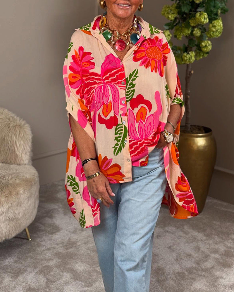 Kvinnors Flödande Kimono Blus med Färgglad Blomsterdesign Mirla-Eva Jonsson