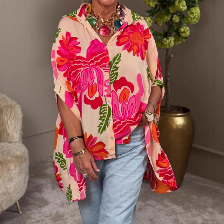 Kvinnors Flödande Kimono Blus med Färgglad Blomsterdesign Mirla-Eva Jonsson