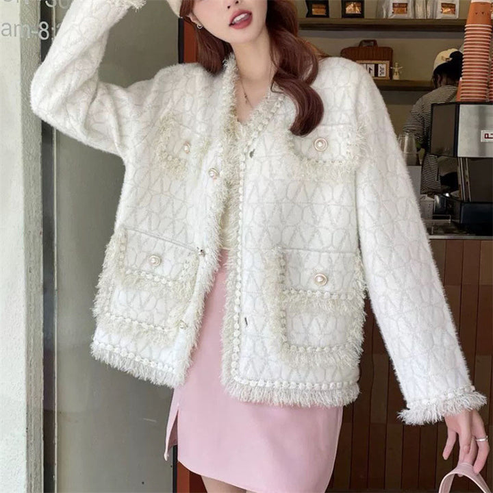 Kvinnors Fluffy Cardigan med Eleganta Knappar och Dekorativ Kant Mirla-Eva Jonsson