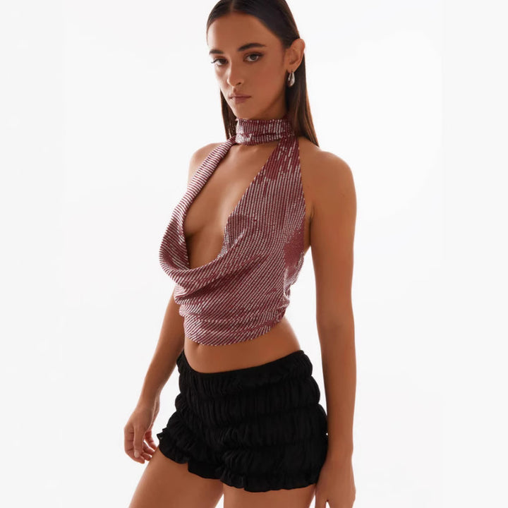 Kvinnors Glamorous Top med Chic Draping Detalj och Choker Halsringning Mirla-Eva Jonsson