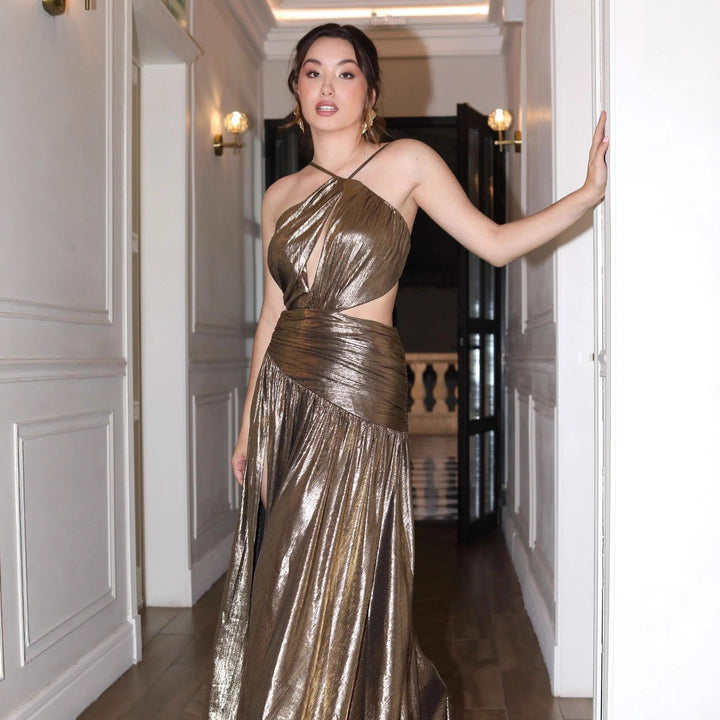 Kvinnors Glamorous Wrap Dress med en asymmetrisk silhuett och eleganta utskärningar-Eva Jonsson