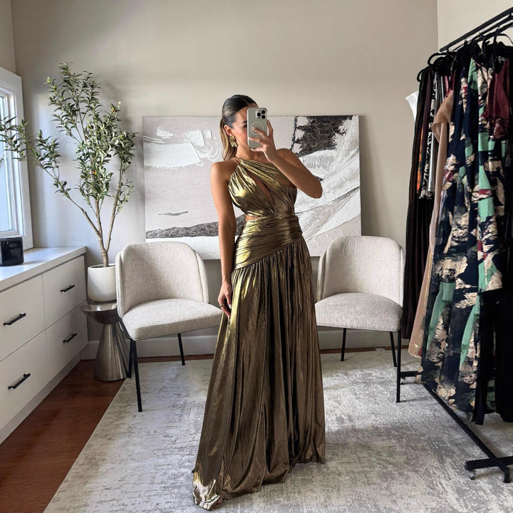 Kvinnors Glamorous Wrap Dress med en asymmetrisk silhuett och eleganta utskärningar-Eva Jonsson