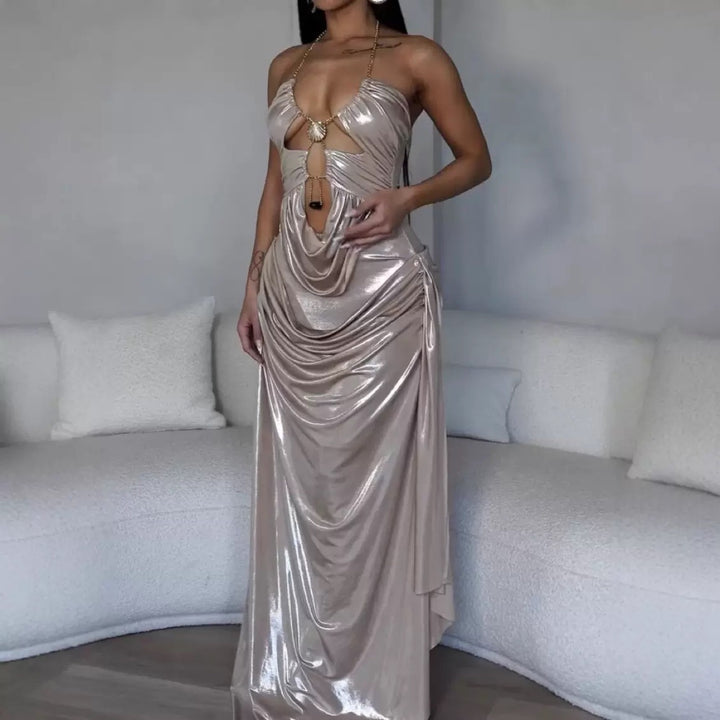 Kvinnors Glamourös Maxiklänning med Djup V-Hals och Elegant Drapering-Eva Jonsson