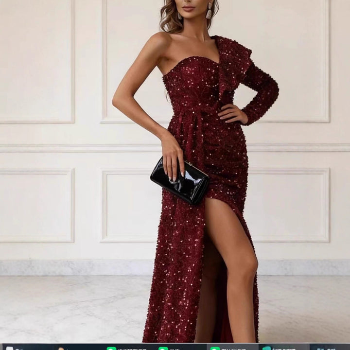 Kvinnors Glamourösa Aftonklänning med Asymmetrisk Skärning och Glittrande Paljetter-Eva Jonsson