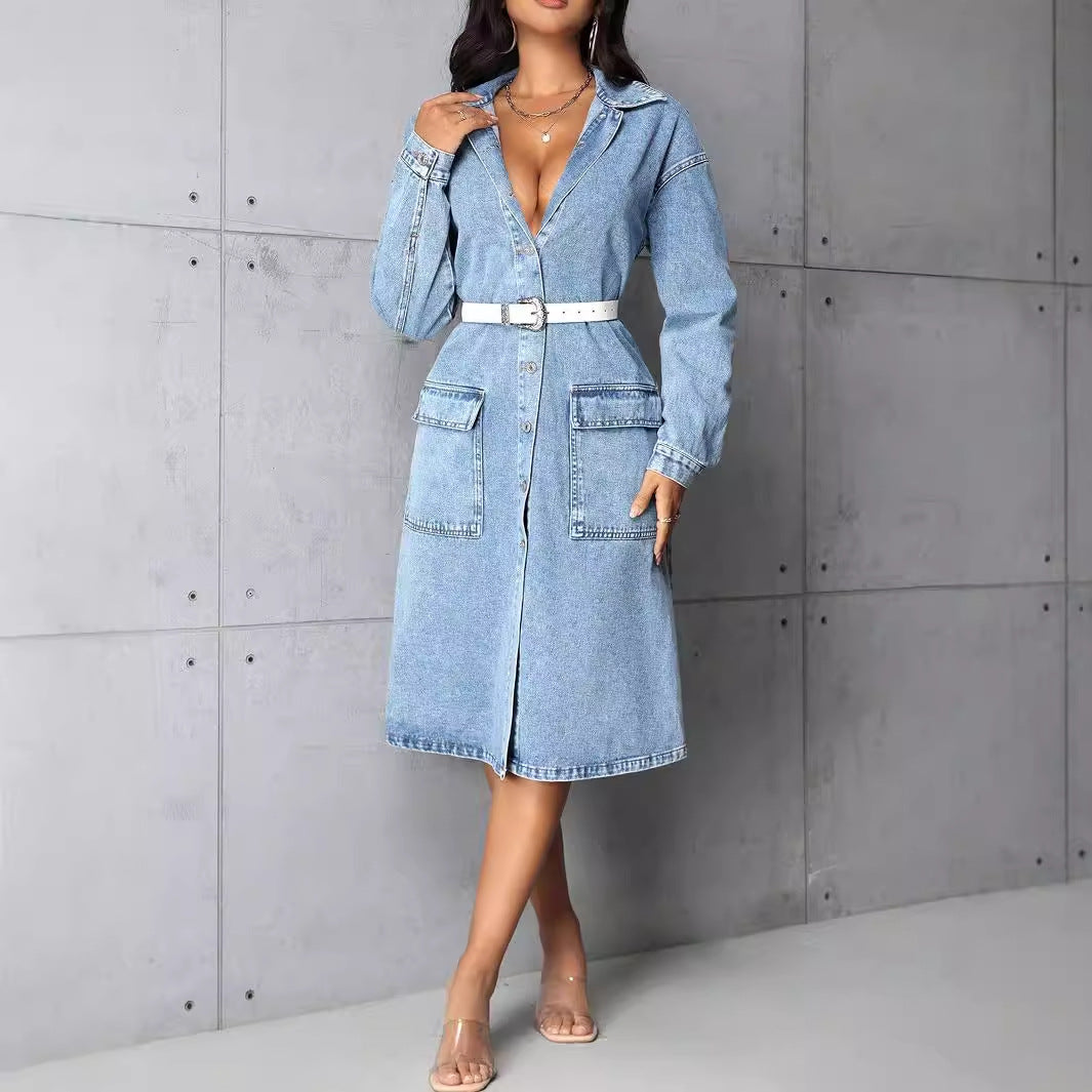 Kvinnors Jeansjacka i Long Exposure Vintage Stil med Praktiska Fickor och Knapplist Mirla-Eva Jonsson