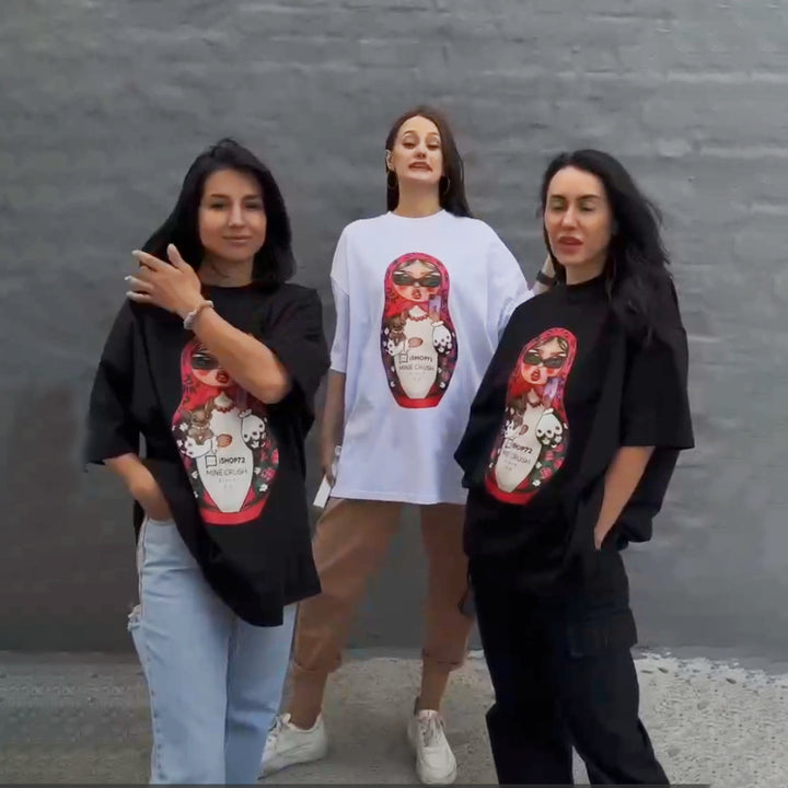 Kvinnors Kreativa Oversized T-Shirt med Funkig Grafisk Tryck Mirla-Eva Jonsson