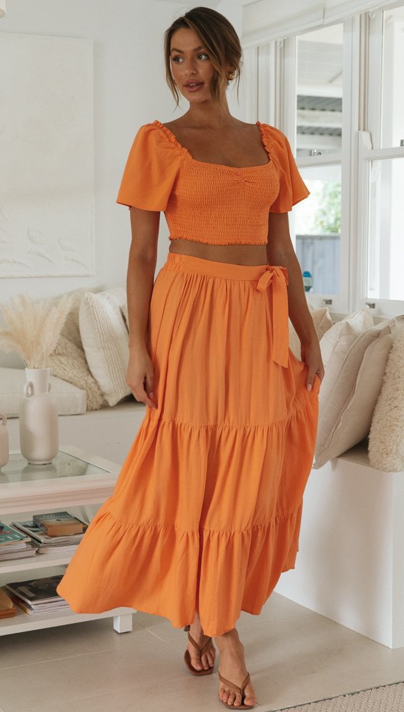 Kvinnors Maxi Kjol och Puffärmad Crop Top Set Mirla-Eva Jonsson