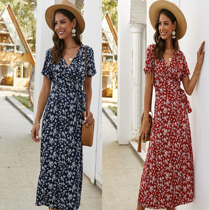 Kvinnors Maxi Klänning med Blommig Omslagsdesign och Elegant Byststängning Mirla-Eva Jonsson