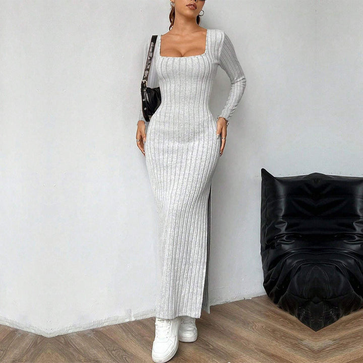 Kvinnors Maxi Klänning med Elegant Ribbad Stickning och Chic Slits Mirla-Eva Jonsson