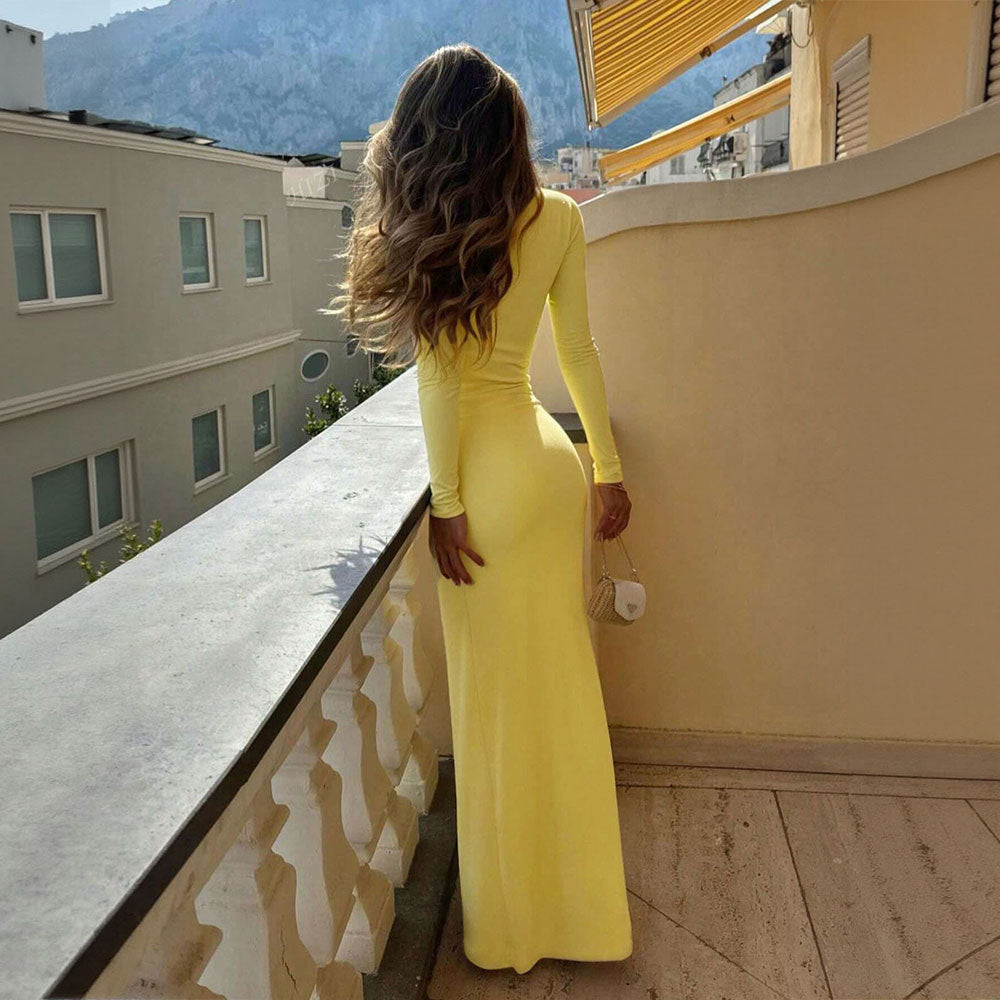 Kvinnors Maxi Klänning med Elegant V-Hals och Rynkad Design Mirla-Eva Jonsson