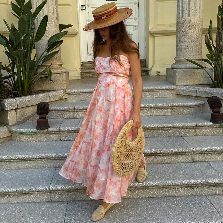 Kvinnors Maxi Klänning med elegant drapering och romantiskt blommönster Mirla-Eva Jonsson