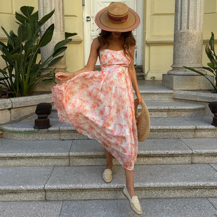 Kvinnors Maxi Klänning med elegant drapering och romantiskt blommönster Mirla-Eva Jonsson