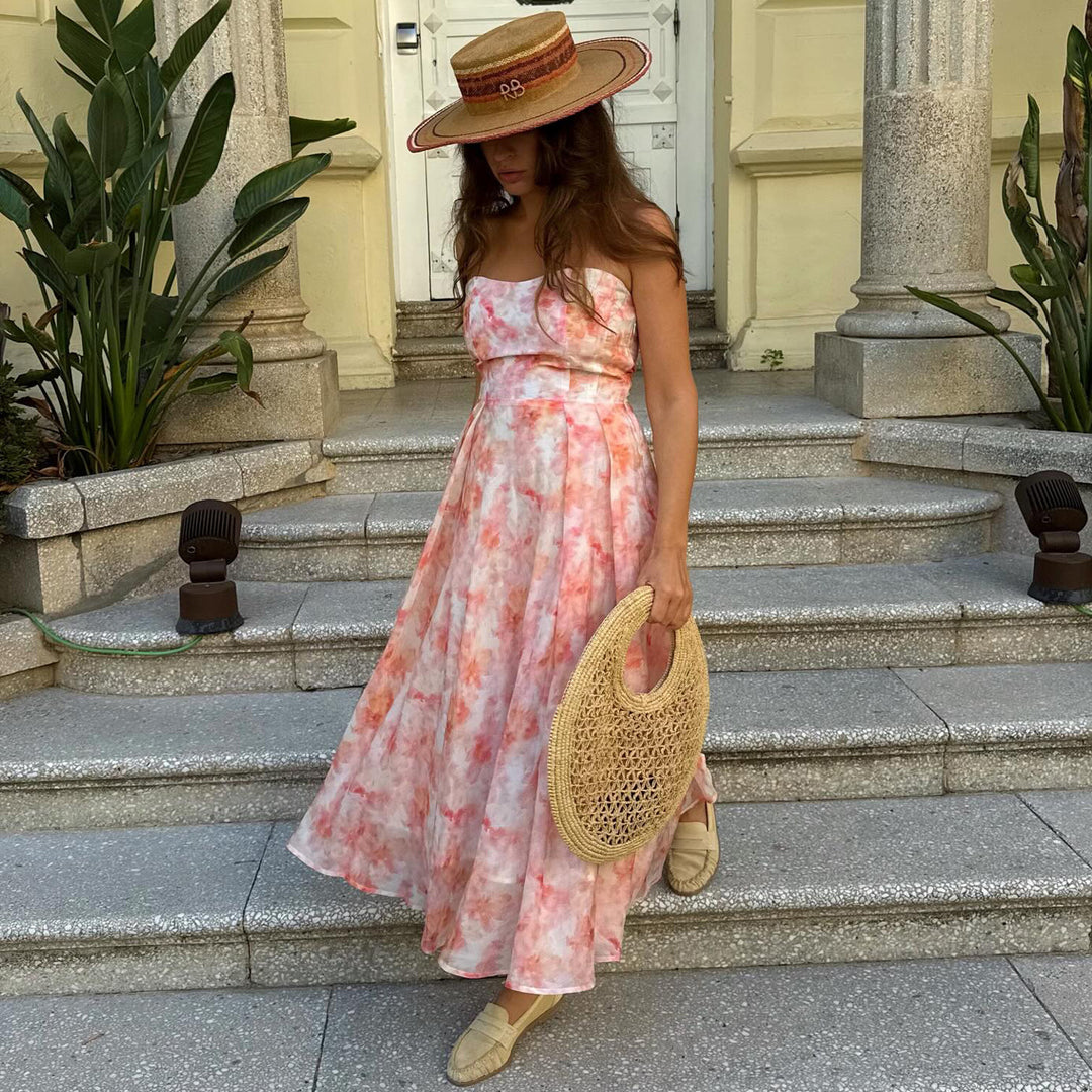 Kvinnors Maxi Klänning med elegant drapering och romantiskt blommönster Mirla-Eva Jonsson