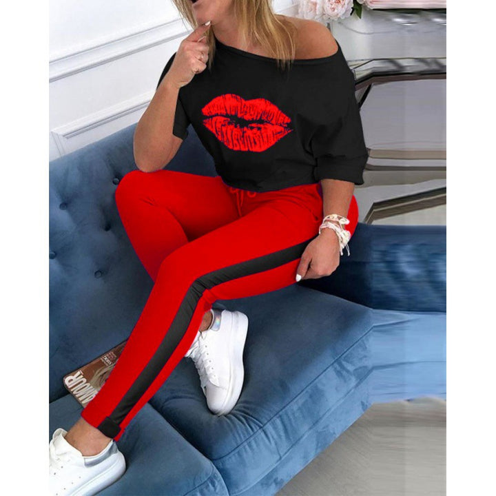 Kvinnors Mode Sweatshirt med Läppmotiv och Sportiga Leggings Mirla-Eva Jonsson