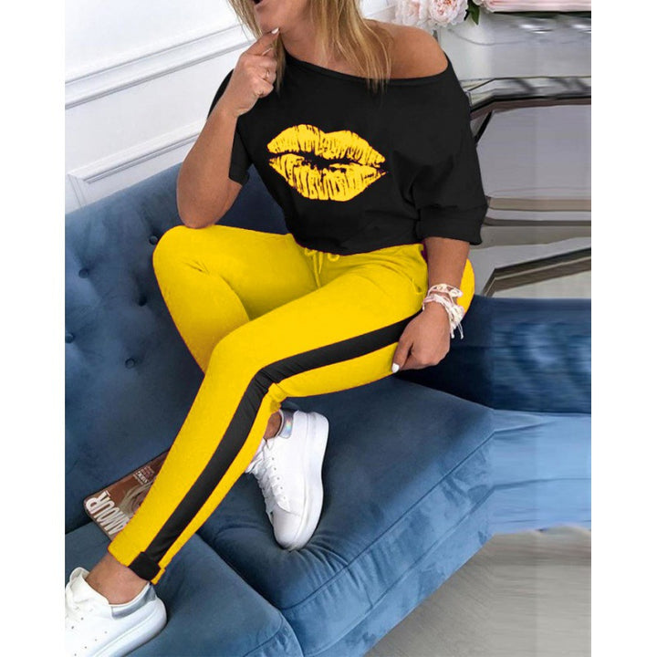 Kvinnors Mode Sweatshirt med Läppmotiv och Sportiga Leggings Mirla-Eva Jonsson