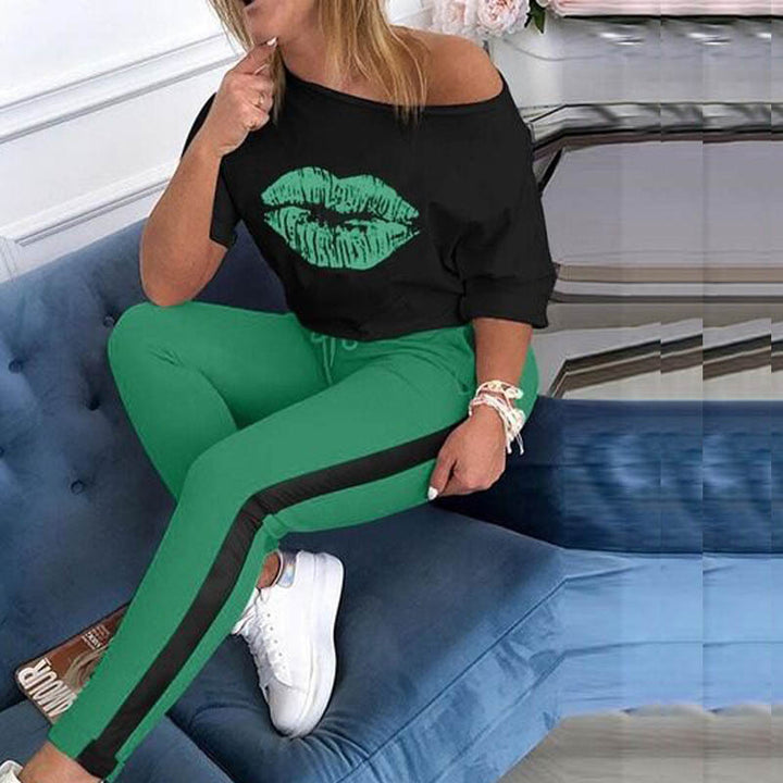 Kvinnors Mode Sweatshirt med Läppmotiv och Sportiga Leggings Mirla-Eva Jonsson