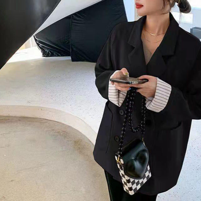 Kvinnors Moderiktiga Oversized Blazer med Strukturerade Detaljer Mirla-Eva Jonsson