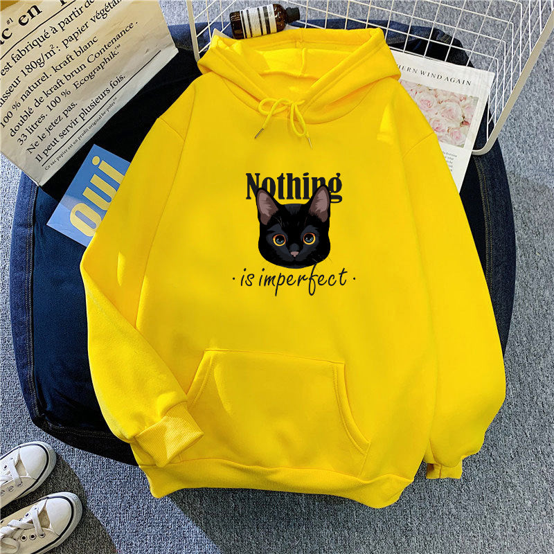 Kvinnors Mysig Huvtröja med Konstnärlig Kattdesign Mirla-Eva Jonsson
