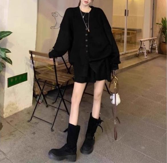 Kvinnors Mysig Stickad Kofta i Oversized Stil Mirla-Eva Jonsson