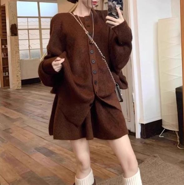 Kvinnors Mysig Stickad Kofta i Oversized Stil Mirla-Eva Jonsson
