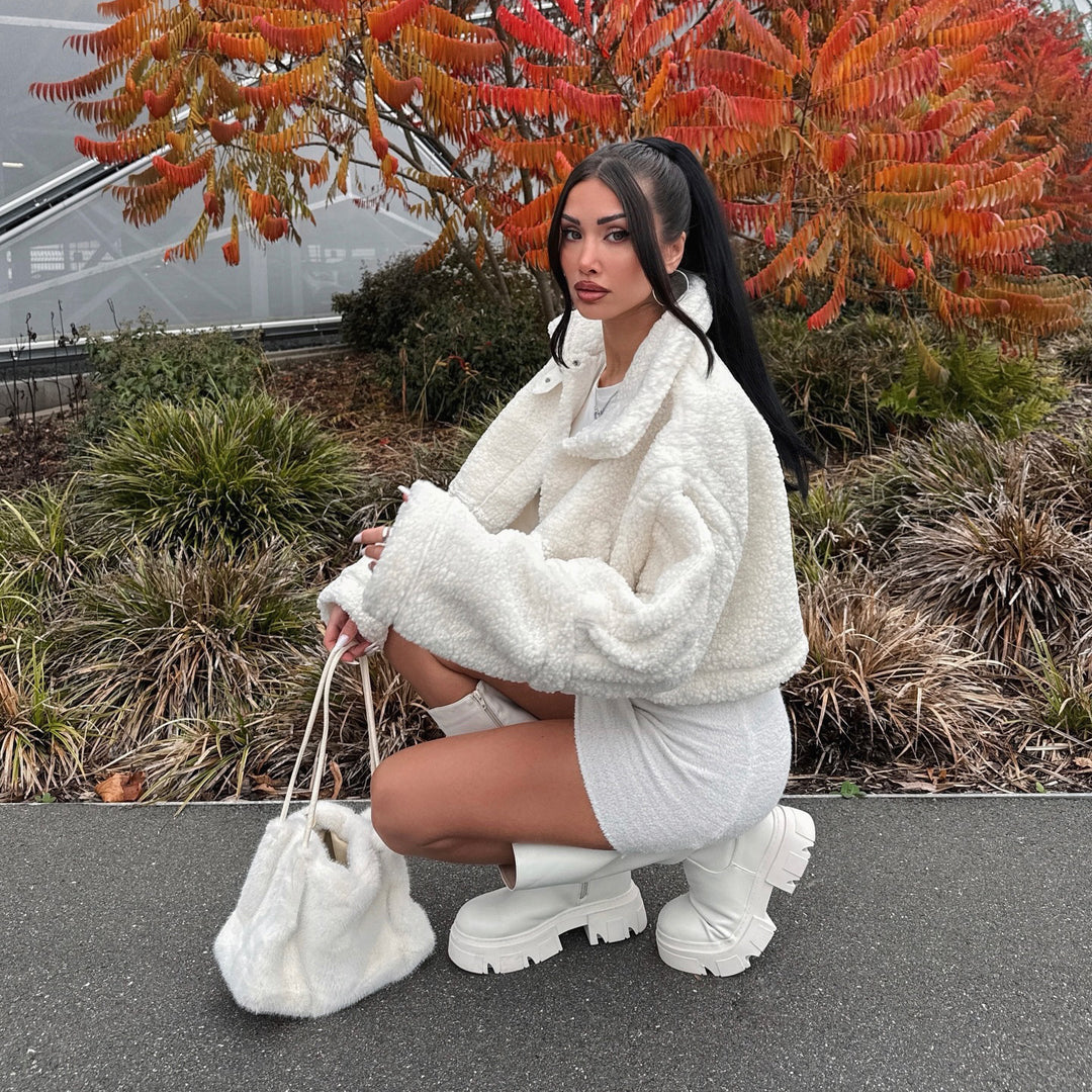 Kvinnors Mysig Teddy Fleece Jacka med Kort Passform Mirla-Eva Jonsson