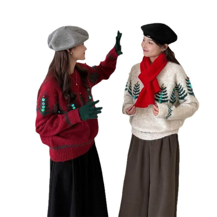 Kvinnors Mysig Tröja med Lekfullt Mönster och Glada Applikationer Mirla-Eva Jonsson